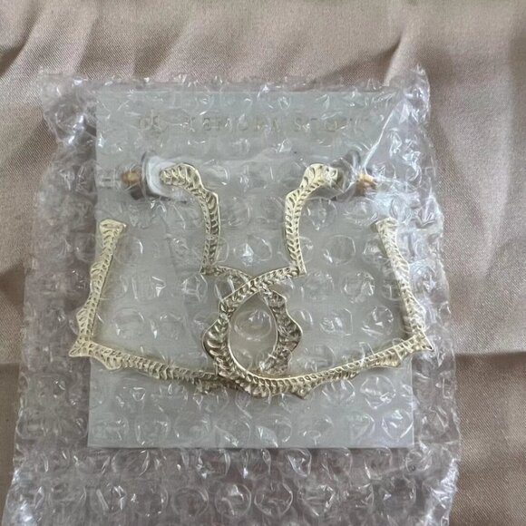 Kendra Scott Stud Earrings - Picture 6 of 6